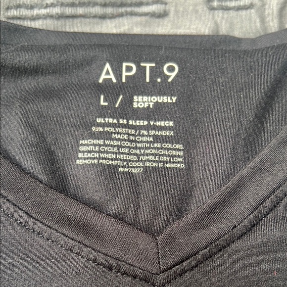 Apt. 9 Black Short Sleeve Tee - Picture 2 of 2